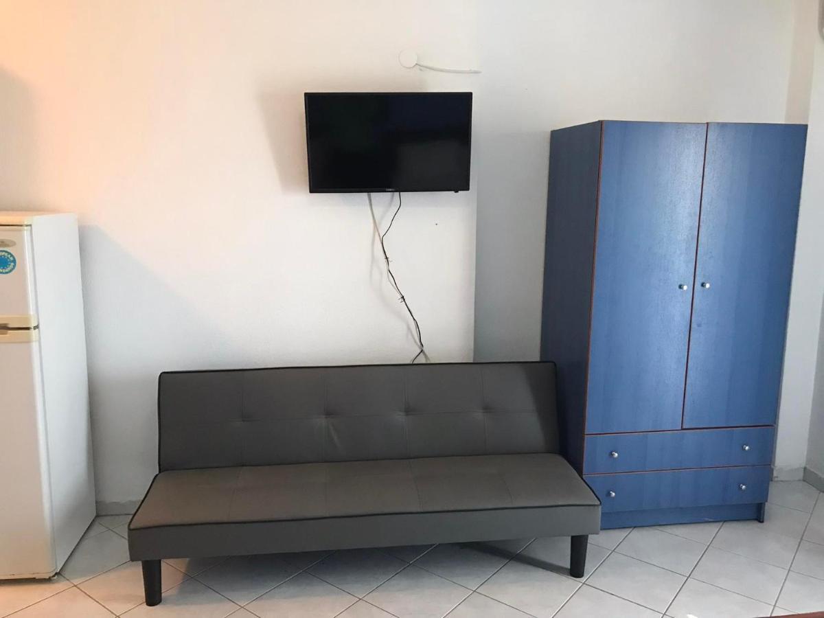 Karaoyli Apartments Studios Kokkino Nero ภายนอก รูปภาพ
