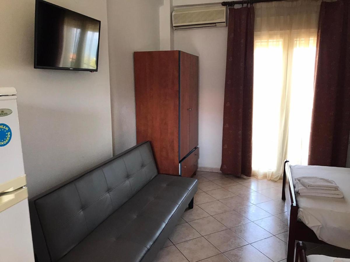 Karaoyli Apartments Studios Kokkino Nero ภายนอก รูปภาพ